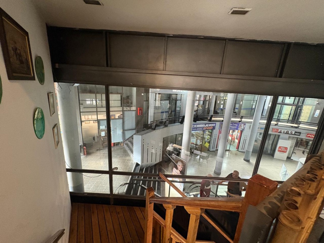 LOCAL COMERCIAL EN ESTRATEGICA ESQUINA