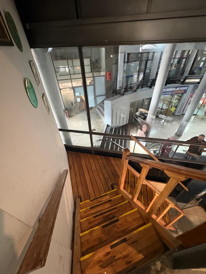 LOCAL COMERCIAL EN ESTRATEGICA ESQUINA