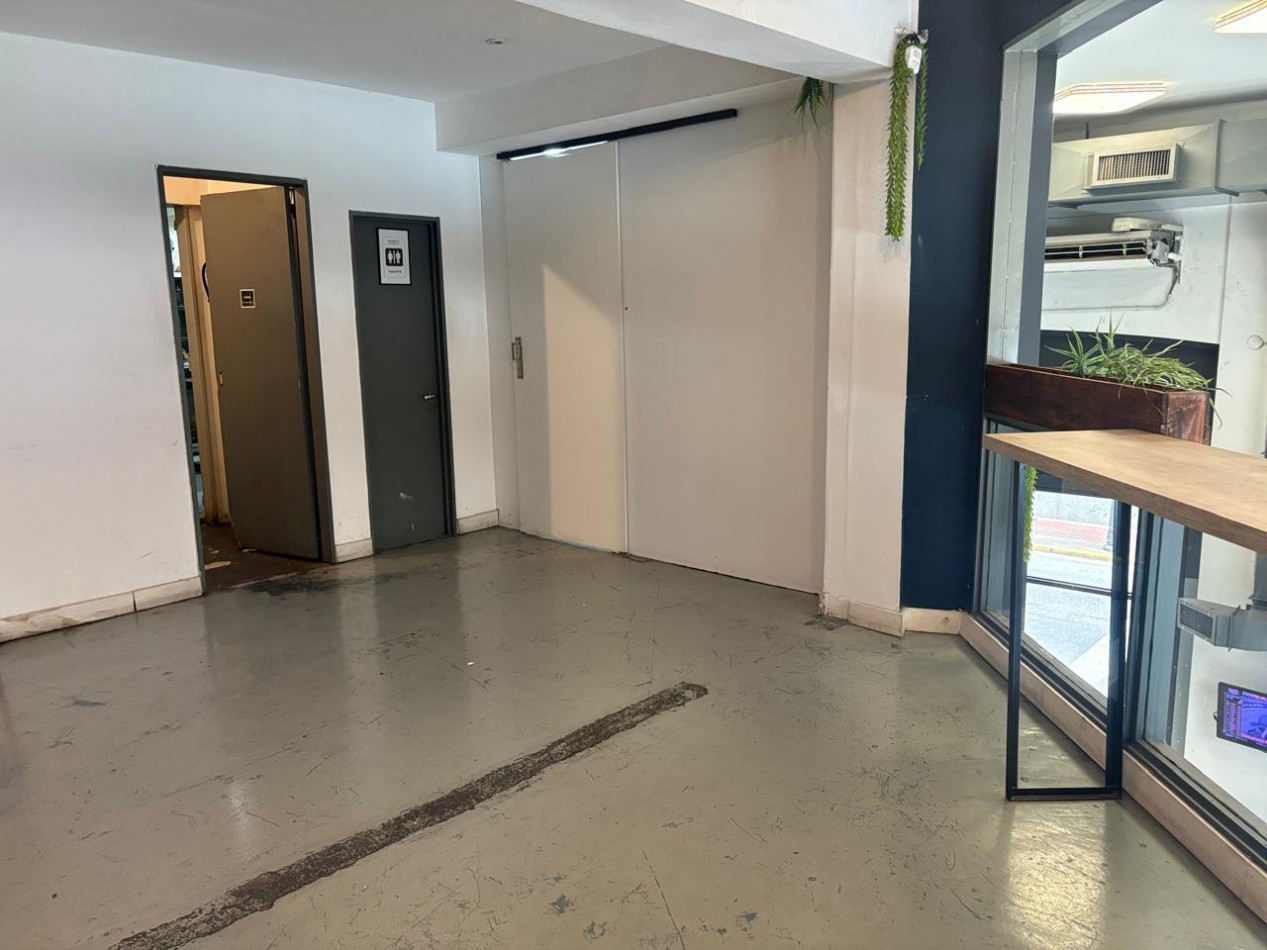 LOCAL COMERCIAL EN ESTRATEGICA ESQUINA