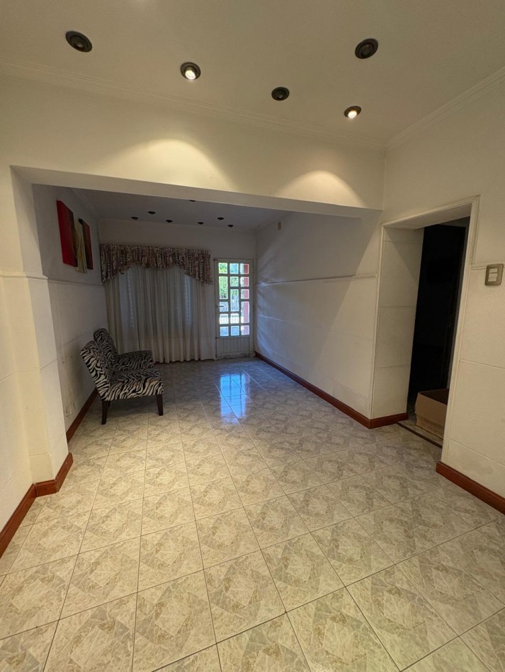 Casa 3 dormitorios con pileta 