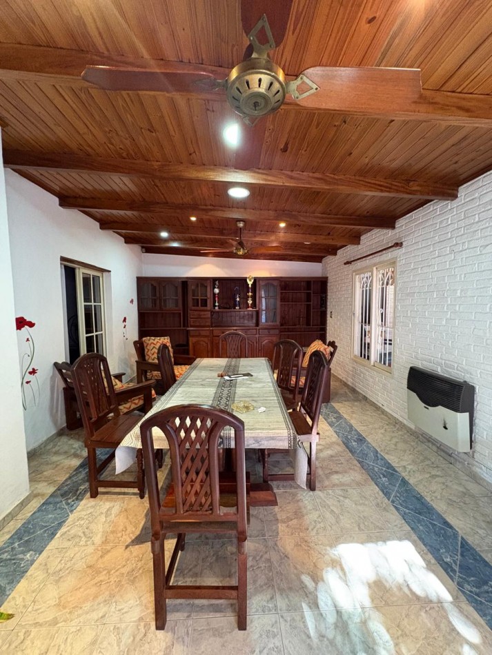 Casa 3 dormitorios con pileta 