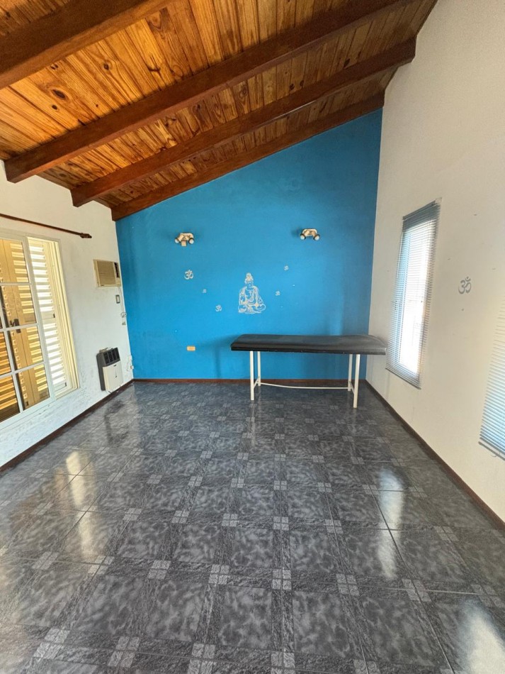 Casa 3 dormitorios con pileta 